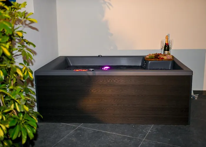 Villa Center Fira (Santorini)