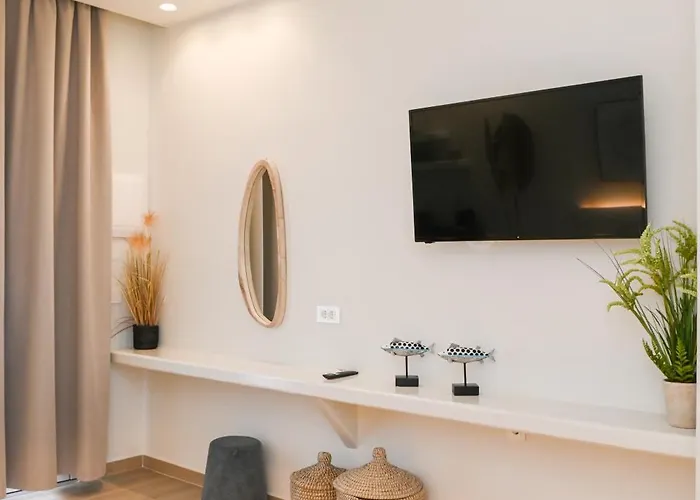 Villa Center Fira (Santorini)