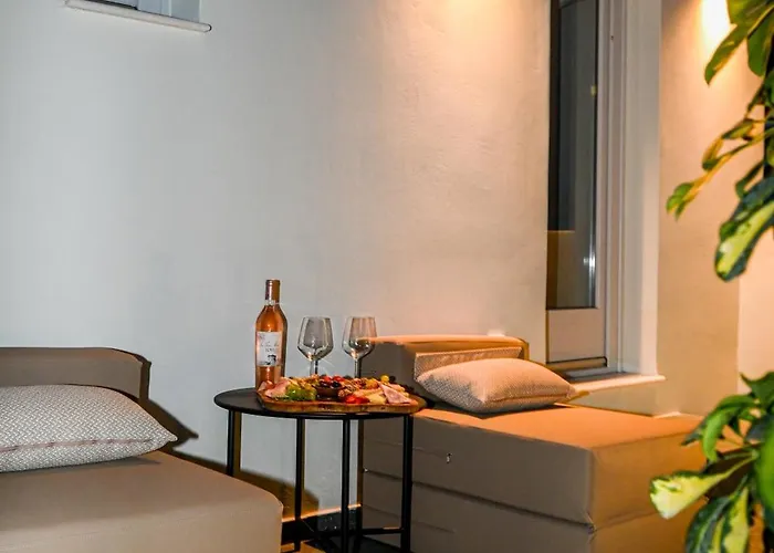 Center Villa Fira (Santorini)