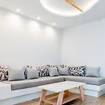 Villa Center *