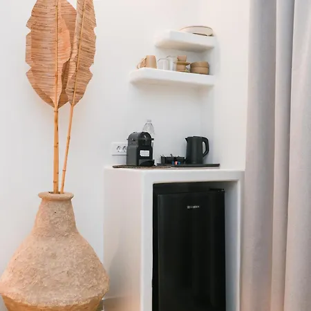 فيلة Center